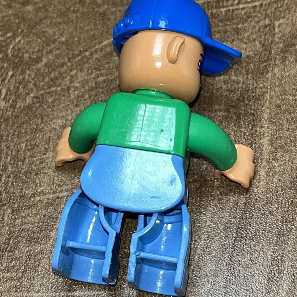 Lego Duplo Figure Green Shirt Blue‎ Cap Hat Pants Male Men Boy Dad Man